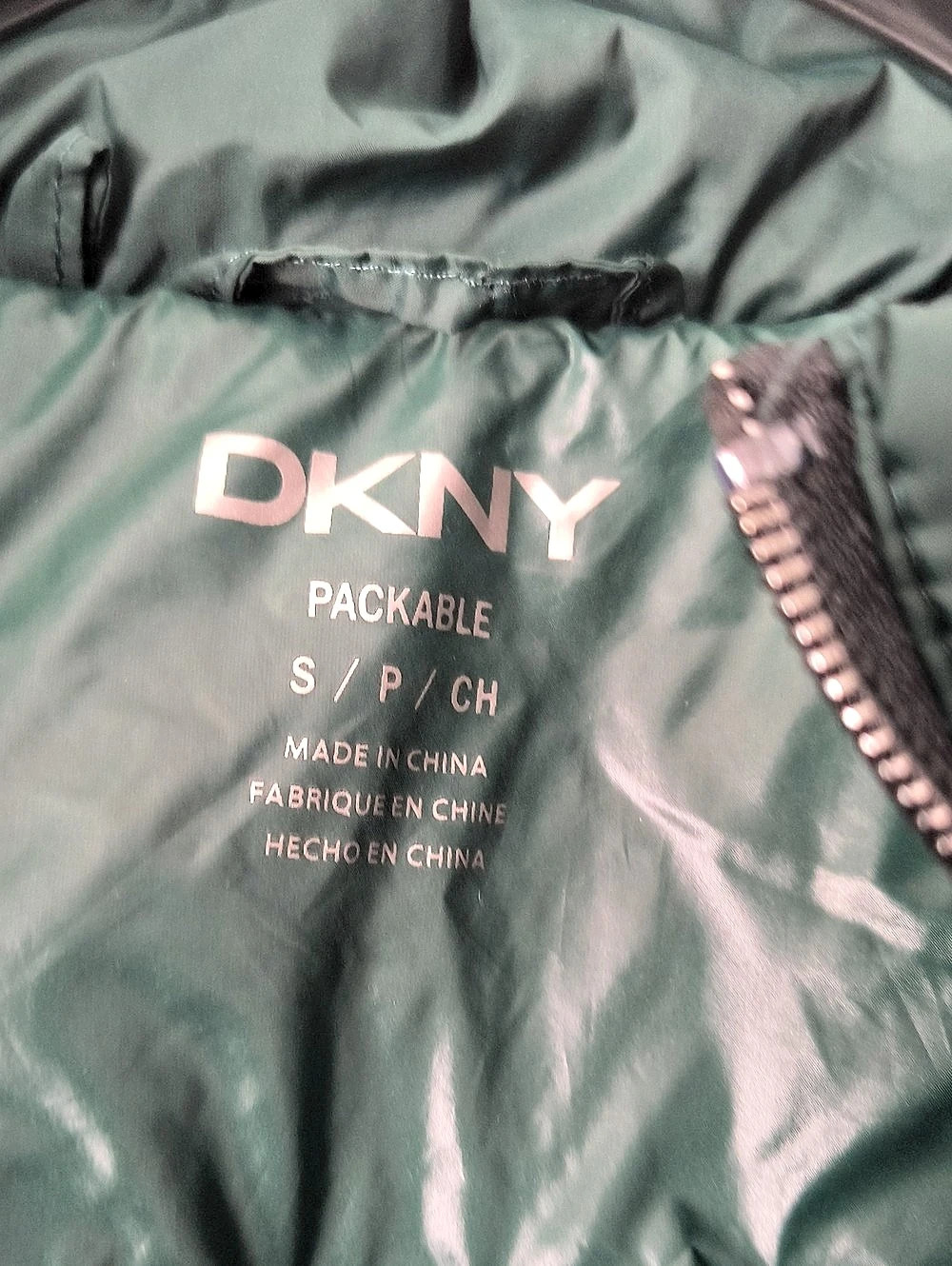 DKNY Packable Puffer Jacket in Green Size Small NWT